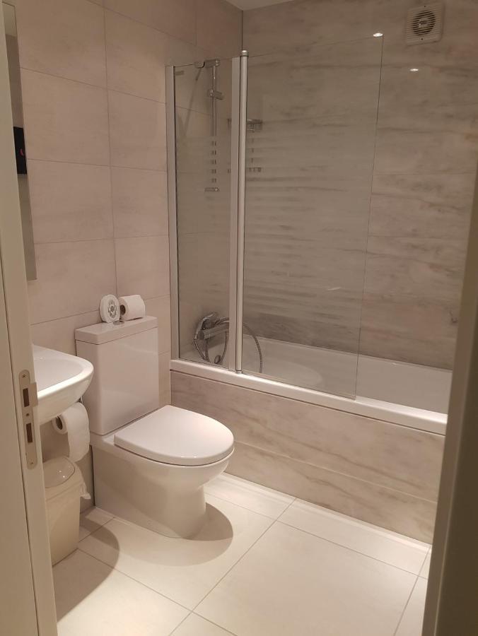 The Lighthouse Apartment Paphos Ngoại thất bức ảnh