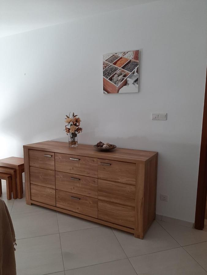 The Lighthouse Apartment Paphos Ngoại thất bức ảnh