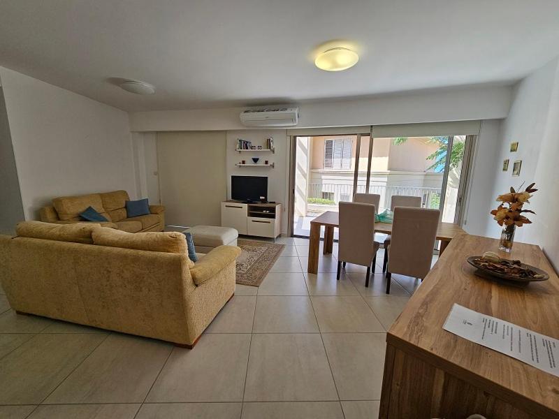 The Lighthouse Apartment Paphos Ngoại thất bức ảnh